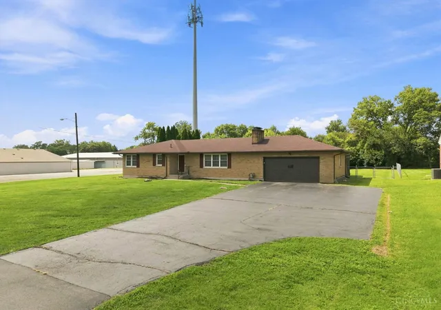 Photo 4 of Single family home for sale at 4575 S Dixie Hwy, Franklin Twp, OH 45005 | MLS# 1890943 | Listing updated on 2026-09-08