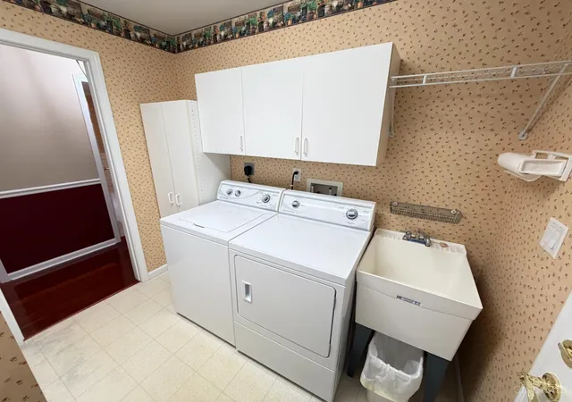 2nd image of 700 E Main St, Hillsboro, OH 45133