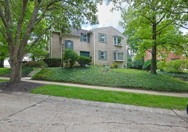Photo 2 of Sale Pending at 1816 Belle Meade Ct, Cincinnati, OH 45230 | MLS# 1891269 | Listing updated on 2026-08-29