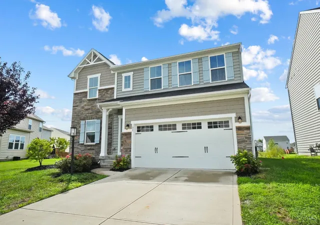 Photo 3 of Single family home for sale at 32 Waterford Blvd, Fairborn, OH 45324 | MLS# 1891253 | Listing updated on 2026-08-24