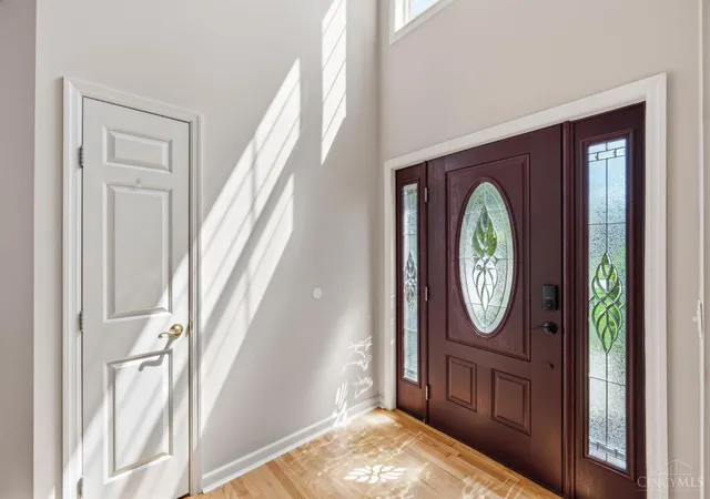 Photo 3 of Single family home for sale at 4050 Fox Hollow Ct, Deerfield Twp., OH 45040 | MLS# 1890647 | Listing updated on 2026-10-05