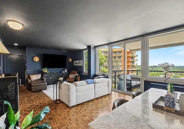 Photo 4 of Condominium at 2401 Ingleside Ave #5A, Cincinnati, OH 45206 | MLS# 1891195 | | Sold on 2026-09-24