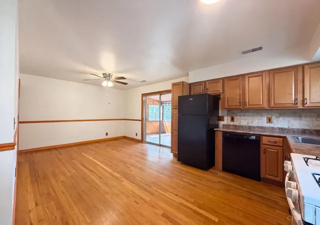 Photo 3 of Single family home for sale at 6971 Warder Dr, Springfield Twp., OH 45224 | MLS# 1891367 | Listing updated on 2026-09-18