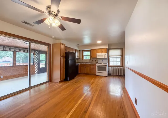 Photo 3 of Single family home for sale at 6971 Warder Dr, Springfield Twp., OH 45224 | MLS# 1891367 | Listing updated on 2026-09-18