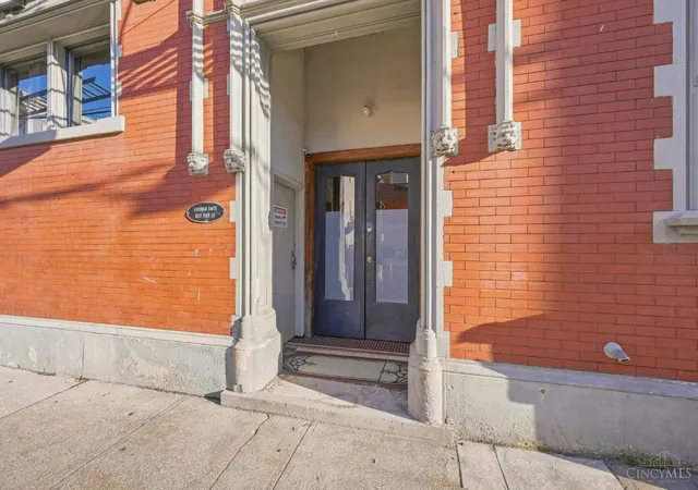 2nd image of 1237 Vine #5, Cincinnati, OH 45202 | MLS# 1891076