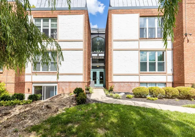 Sale Pending at 3825 Petoskey Ave #21, Mariemont, OH 45227 | MLS# 1891382 | Listing updated on 2026-10-29