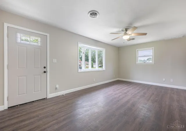 Photo 3 of Single family home for sale at 3382 Valley Wood Dr, Kettering, OH 45429 | MLS# 1891389 | Listing updated on 2026-09-26