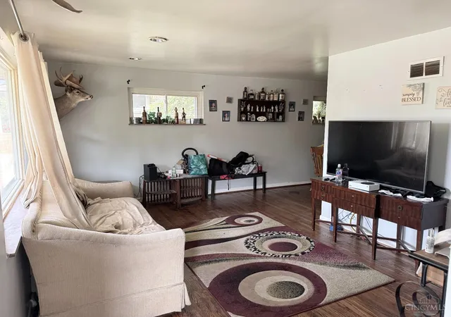 Photo 4 of Single family home for sale at 3335 Stevie Ln, Green Twp, OH 45239 | MLS# 1889071 | Listing updated on 2026-10-09