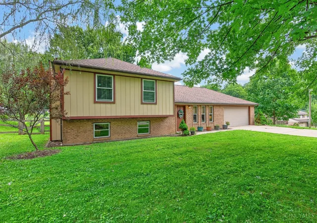 Photo 3 of Sale Pending at 2716 Laurel Lindale, Monroe Twp, OH 45157 | MLS# 1888306 | Listing updated on 2026-09-27