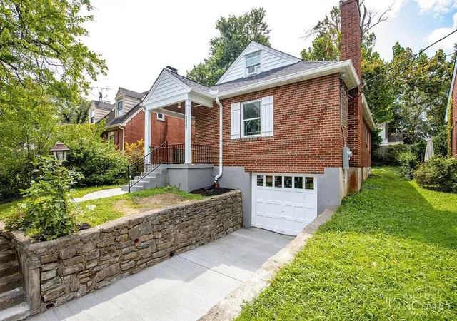 Photo 3 of Single family home for sale at 2625 Saint Albans Ave, Golf Manor, OH 45237 | MLS# 1891423 | Listing updated on 2026-08-24