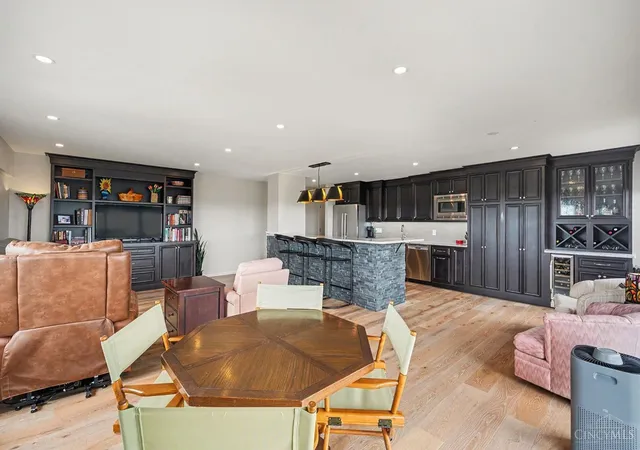 5th image of 2200 Victory Pkwy #1607, Cincinnati, OH 45206 | MLS# 1890052