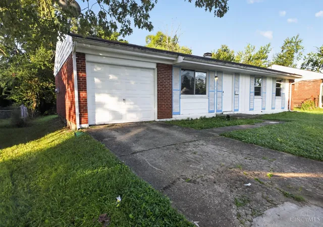 Photo 2 of Single family home for sale at 1959 Lotushill Dr, Springfield Twp., OH 45240 | MLS# 1888631 | Listing updated on 2026-09-17