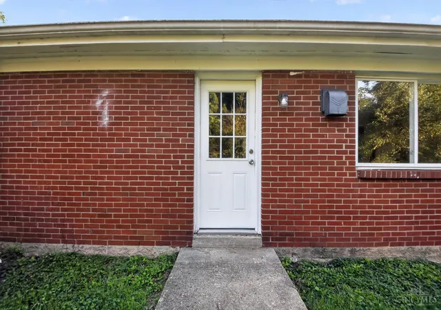 Photo 3 of Single family home for sale at 1959 Lotushill Dr, Springfield Twp., OH 45240 | MLS# 1888631 | Listing updated on 2026-09-17