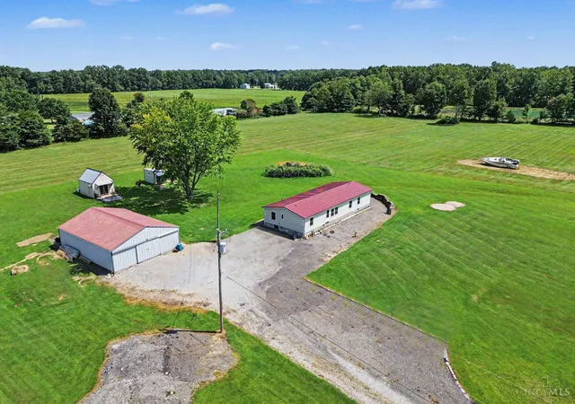 Single family home for sale at 16381 Deer Run Rd, Williamsburg, OH 45176 | MLS# 1891723