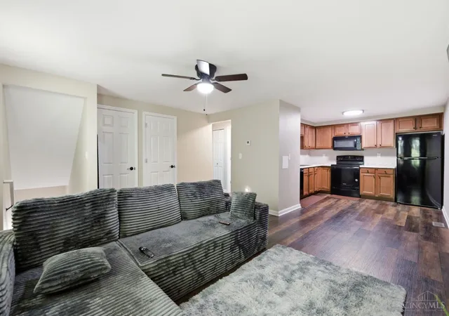 Listing Photo 3 - Condo for sale in building located at 2436 Mustang Dr, Cincinnati, OH 45211