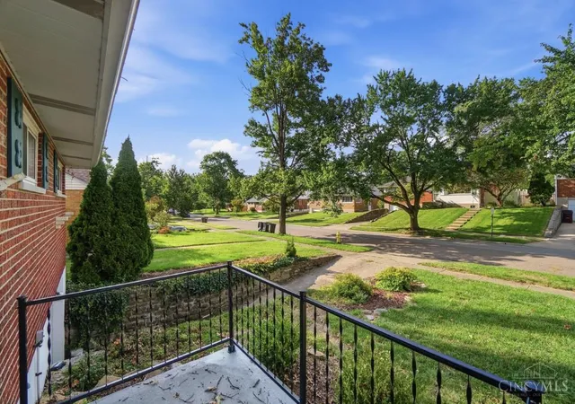 Photo 4 of Single family home for sale at 185 Ireland Ave, Greenhills, OH 45218 | MLS# 1891937 | Listing updated on 2026-09-24