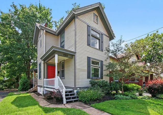 Photo 2 of Sale Pending at 3935 Saint James Ave, Silverton, OH 45236 | MLS# 1891993 | Listing updated on 2026-08-31