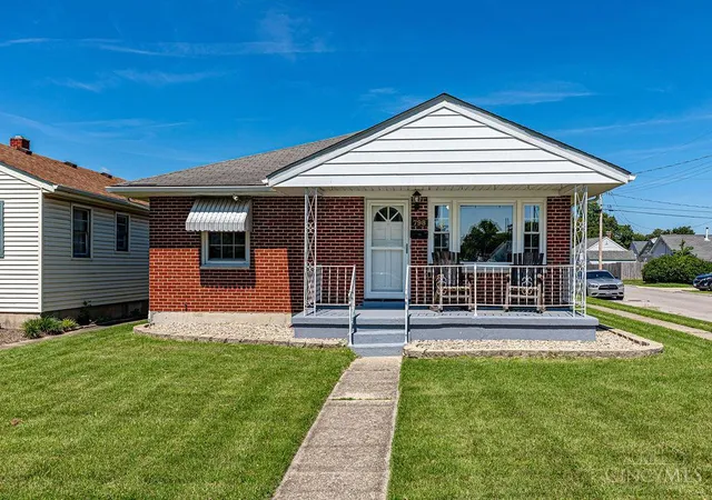 Photo 2 of Single family home for sale at 798 Saint Clair Ave, Hamilton, OH 45015 | MLS# 1892093 | Listing updated on 2026-09-15