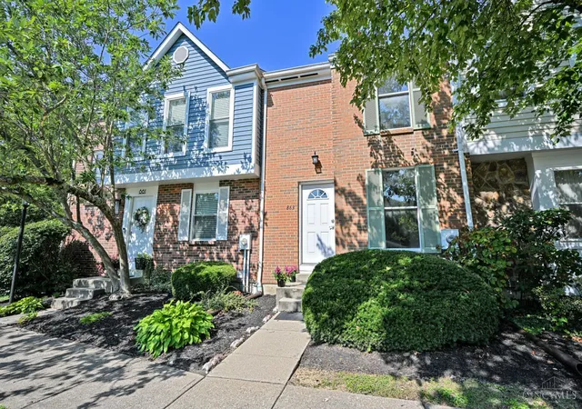 Photo 1 of Sale Pending at 863 Woodlyn Dr S, Anderson Twp, OH 45230 | MLS# 1891852 | Listing updated on 2026-09-08