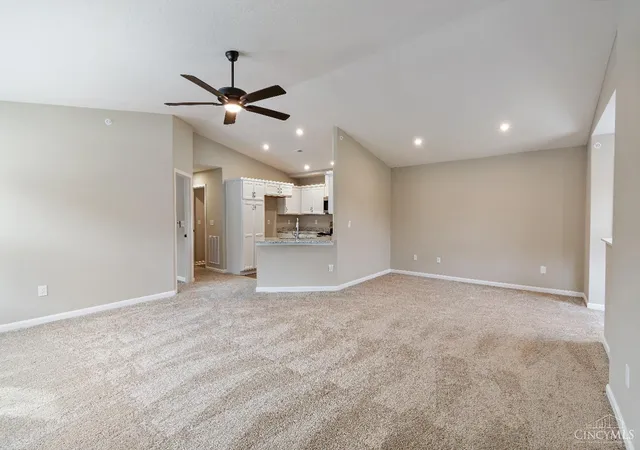 Listing Photo 3 - Condo for sale in building located at 5881 Parkview Ln, Milford, OH 45150 - Unit #305