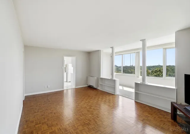 Photo 2 of Sale Pending at 2324 Madison Rd #910, Cincinnati, OH 45208 | MLS# 1891753 | Listing updated on 2026-09-02