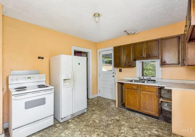 Photo 4 of Sale Pending at 5836 Brown Rd, Oxford Twp, OH 45056 | MLS# 1892176 | Listing updated on 2026-09-02
