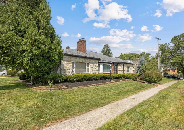 Photo 3 of Sale Pending at 6325 Elm View Pl, Cincinnati, OH 45216 | MLS# 1892215 | Listing updated on 2026-09-01