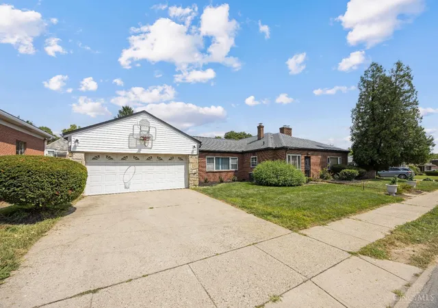 Photo 3 of Sale Pending at 6325 Elm View Pl, Cincinnati, OH 45216 | MLS# 1892215 | Listing updated on 2026-09-01