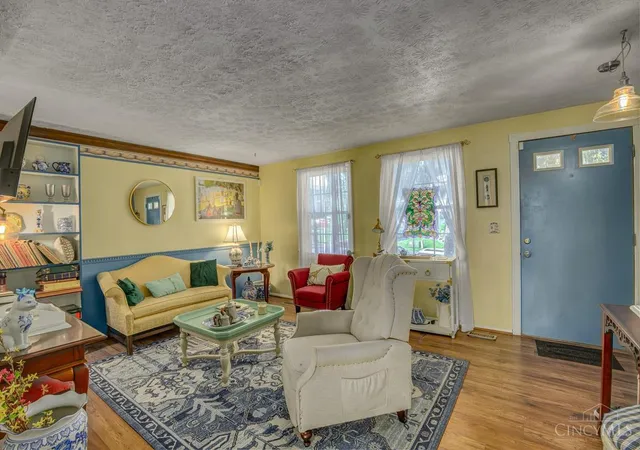 Photo 4 of Townhouse for sale at 4588 Middlecourt Dr, Union Twp, OH 45103 | MLS# 1892157 | Listing updated on 2026-09-04
