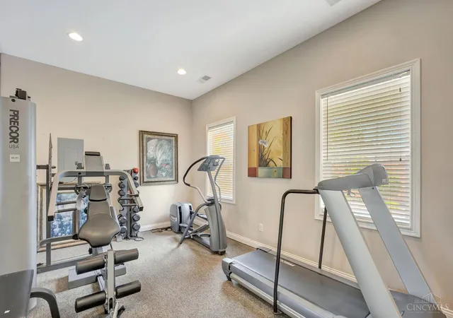 Listing Photo 2 - Condo for sale in building located at 4510 Clearwater Pl, Cincinnati, OH 45248 - Unit #12