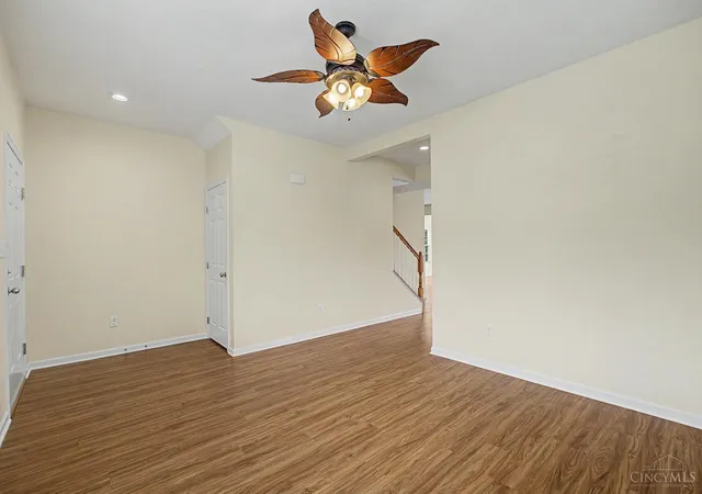 Photo 4 of Single family home for sale at 1623 N Wood Crk Dr, Clearcreek Twp., OH 45458 | MLS# 1892269 | Listing updated on 2026-10-23
