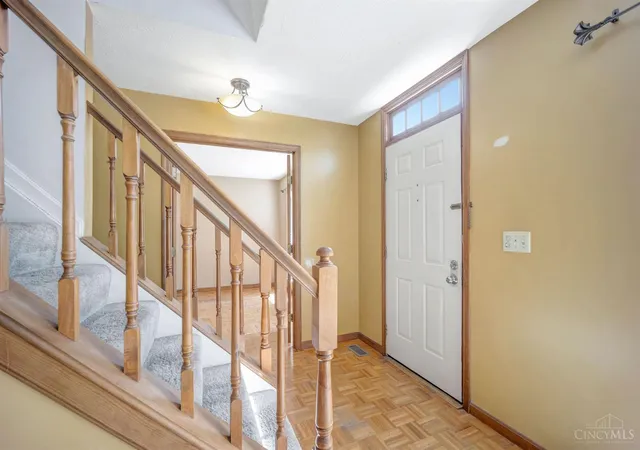Photo 3 of Sale Pending at 5526 Deervalley Ct, Colerain Twp, OH 45247 | MLS# 1892177 | Listing updated on 2026-09-02