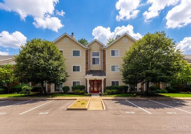 Photo 1 of Condo for sale at 120 Carrington Ln #102, Loveland, OH 45140 | MLS# 1892278 | Listing updated on 2026-08-31