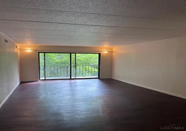 Photo 2 of Condo for sale at 452 Grand Ave #3, Cincinnati, OH 45205 | MLS# 1892289 | Listing updated on 2026-09-14