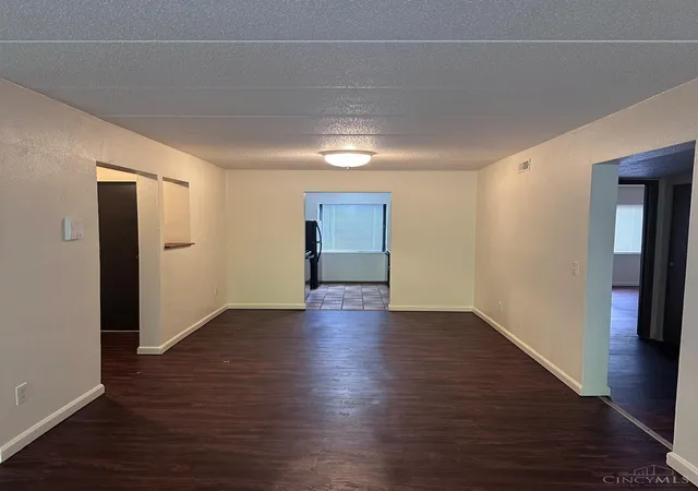 Photo 4 of Condo for sale at 452 Grand Ave #3, Cincinnati, OH 45205 | MLS# 1892289 | Listing updated on 2026-09-14