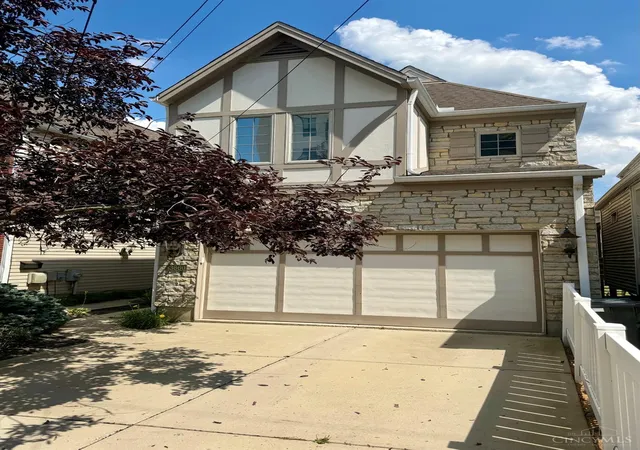 Photo 1 of Sale Pending at 3660 Shaw Ave, Cincinnati, OH 45208 | MLS# 1891520 | Listing updated on 2026-09-14