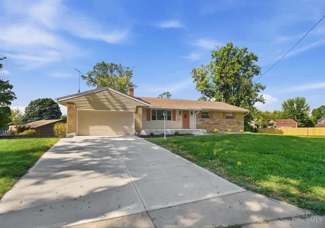 Photo 2 of Sale Pending at 8929 Cavalier Dr, Springfield Twp., OH 45231 | MLS# 1891635 | Listing updated on 2026-09-07