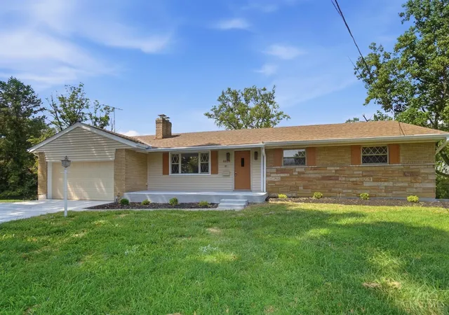 Photo 3 of Sale Pending at 8929 Cavalier Dr, Springfield Twp., OH 45231 | MLS# 1891635 | Listing updated on 2026-09-07