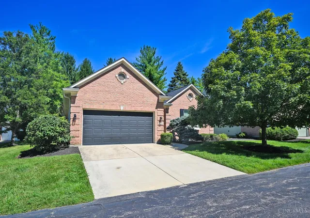 Listing Photo 3 - Condo for sale in building located at 8024 Witts Mill Ln, Cincinnati, OH 45255