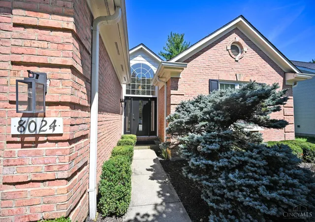 Listing Photo 4 - Condo for sale in building located at 8024 Witts Mill Ln, Cincinnati, OH 45255