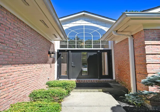 Listing Photo 5 - Condo for sale in building located at 8024 Witts Mill Ln, Cincinnati, OH 45255