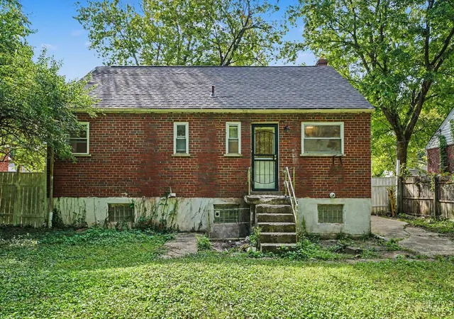 Photo 9 of Single family home for sale at 6100 W Fordham Pl, Silverton, OH 45213 | MLS# 1892252 | Listing updated on 2026-09-02