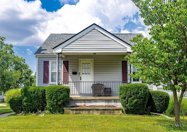 Photo 2 of Single family home for sale at 4300 Clifford Rd, Deer Park, OH 45236 | MLS# 1892204 | Listing updated on 2026-09-05