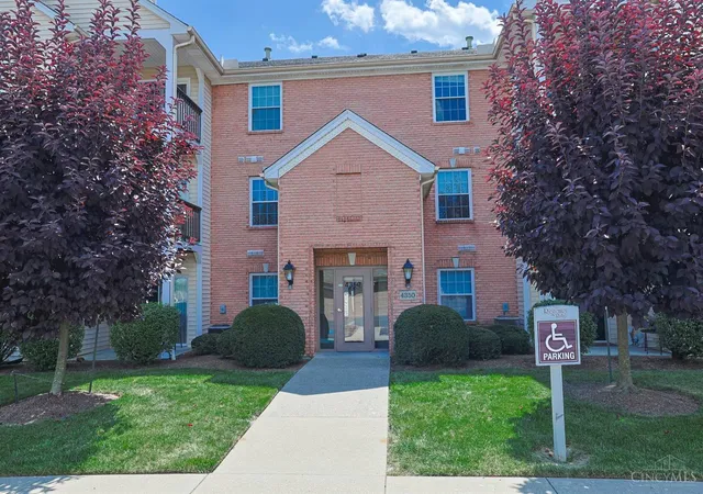 Photo 2 of Sale Pending at 4350 Regency Ridge Ct #305, Green Twp, OH 45248 | MLS# 1892305 | Listing updated on 2026-09-02