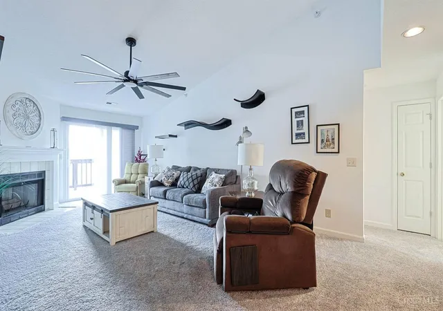 Listing Photo 4 - Condo for sale in building located at 4350 Regency Ridge Ct, Cincinnati, OH 45248 - Unit #305
