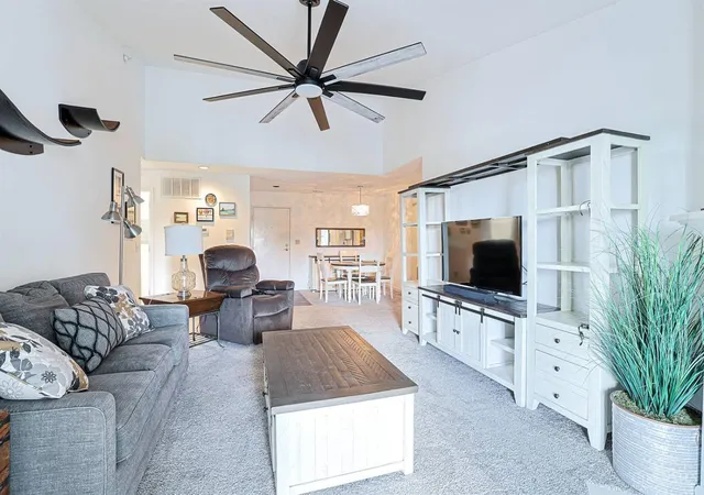 Listing Photo 5 - Condo for sale in building located at 4350 Regency Ridge Ct, Cincinnati, OH 45248 - Unit #305