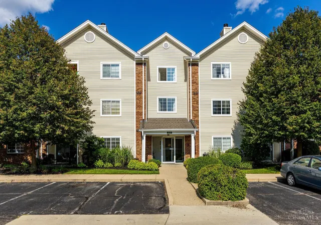 Photo 1 of Townhouse for sale at 310 Carrington Pl #109, Loveland, OH 45140 | MLS# 1892344 | Listing updated on 2026-09-12