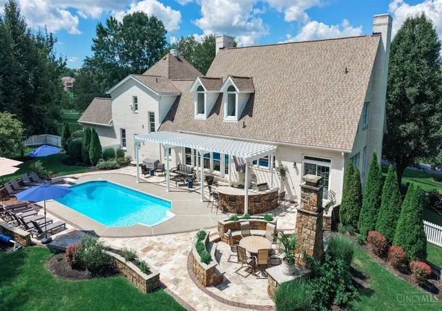 Photo 3 of Single family home for sale at 5512 Charleston Woods Dr, Liberty Twp, OH 45044 | MLS# 1891519 | Listing updated on 2026-09-04