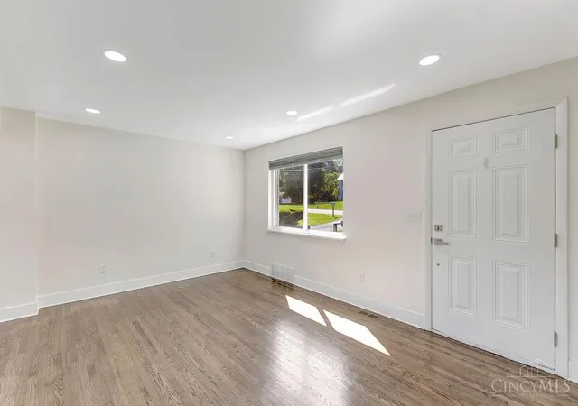 Photo 4 of Single family home for sale at 8418 Clough Pike, Anderson Twp, OH 45244 | MLS# 1892188 | Listing updated on 2026-09-03