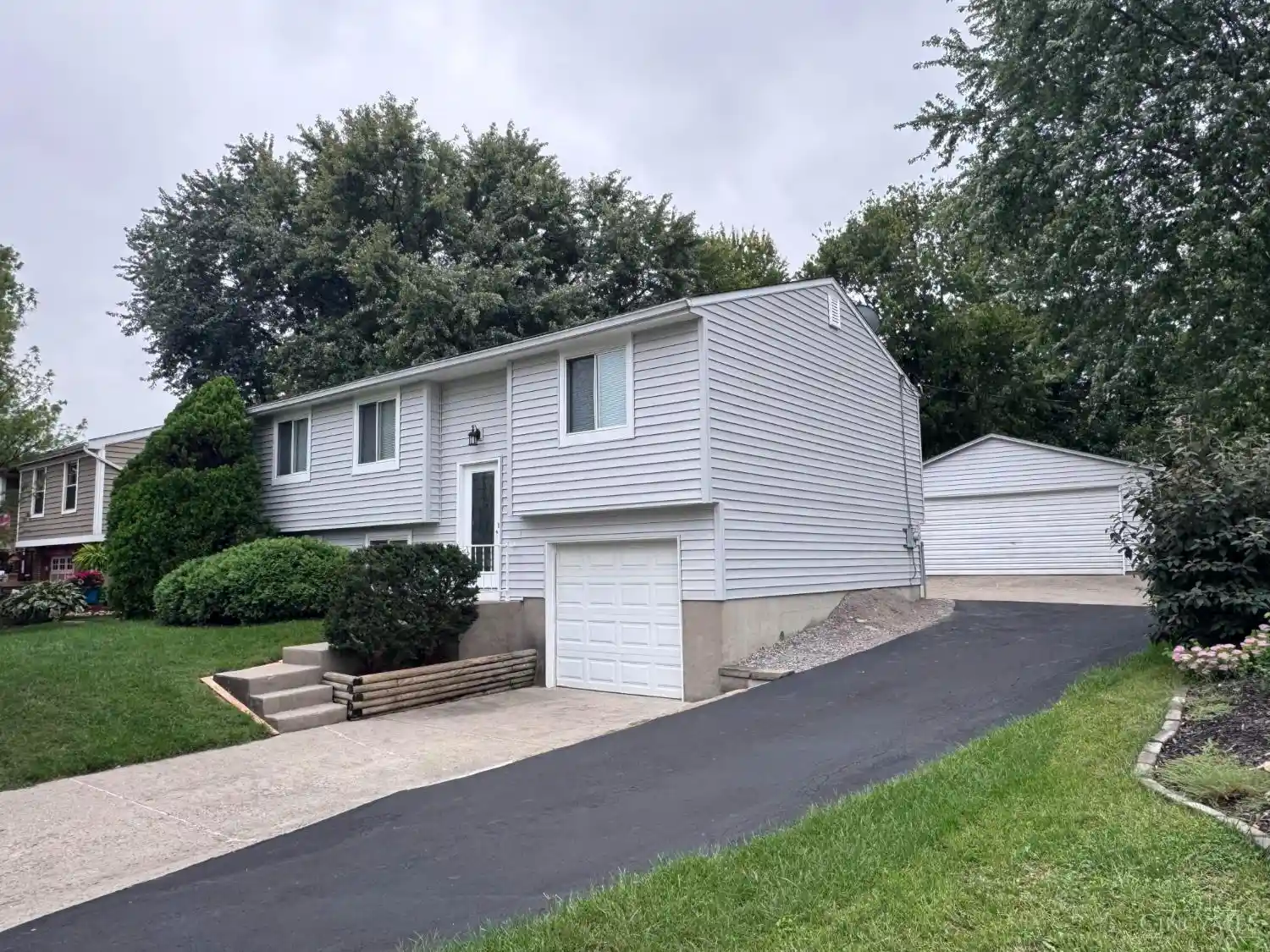 Photo 1 of Single family home for sale at 11481 Gravenhurst Dr, Colerain Twp, OH 45231 | MLS# 1895038 | Listing updated on 2026-10-12